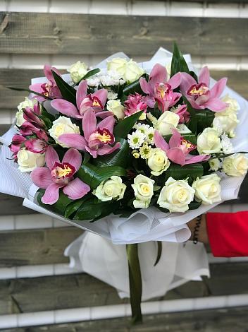 Букет цветов из: Розы и Хризантемы в Роговской