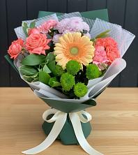 Букет цветов из:  Гвоздики, Розы, Герберы и Хризантемы в Роговской