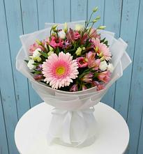 Букет цветов из:  Герберы, Альстромерии и Лизиантусы #REPLACE_PRED# Роговской