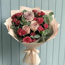 Букет цветов из:  Гвоздики и Розы в Роговской